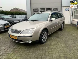 Beige, metallic lak Gebruikt 2006 Ford Mondeo Futura Stationwagen | € 999 (Goede deal)