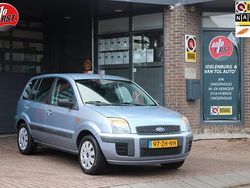 Grijs Gebruikt 2008 Ford Fusion Cool & Sound Edition MPV | € 3.750 (Eerlijke prijs)