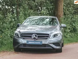 Grijs, metallic lak Gebruikt 2013 Mercedes A180 Hatchback | € 8.950 (Eerlijke prijs)
