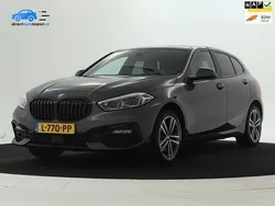 Grijs Gebruikt 2021 BMW 118 Basis Hatchback | € 21.745 (Goede deal)