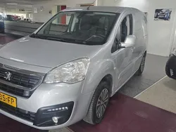 Grijs Gebruikt 2017 Peugeot Partner MPV | € 6.499 (Eerlijke prijs)