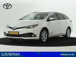 Wit Gebruikt 2016 Toyota Auris Trend Hatchback | € 16.445 (Iets duurder)