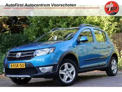 Blauw Gebruikt 2013 Dacia Sandero Lauréate Hatchback | € 6.900 (Eerlijke prijs)