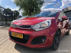Rood Gebruikt 2014 Kia Rio EX Hatchback | € 4.989 (Goede deal)