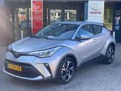 Grijs Gebruikt 2023 Toyota C-HR SUV | € 25.900 (Eerlijke prijs)