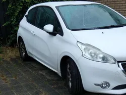 Wit Gebruikt 2012 Peugeot 208 Active Hatchback | € 4.000 (Super prijs)
