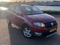 Rood Gebruikt 2013 Dacia Sandero Stepway Hatchback | € 4.250 (Eerlijke prijs)