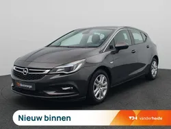 Grijs Gebruikt 2016 Opel Astra Edition Hatchback | € 9.900 (Eerlijke prijs)