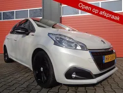 Wit Gebruikt 2015 Peugeot 208 GT-line Hatchback | € 8.950 (Eerlijke prijs)