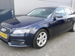 Blauw, metallic lak Gebruikt 2010 Audi A4 Business Stationwagen | € 7.750 (Eerlijke prijs)