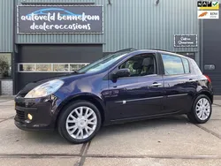 Paars Gebruikt 2007 Renault Clio II Hatchback | € 2.449 (Eerlijke prijs)