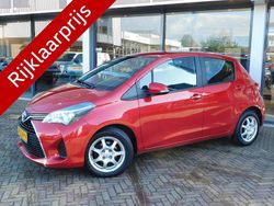 Rood Gebruikt 2016 Toyota Yaris Hatchback | € 13.650 (Eerlijke prijs)