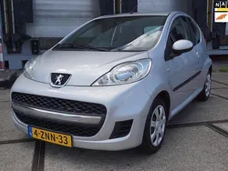 Grijs Gebruikt 2011 Peugeot 107 Sportium Hatchback | € 3.995 (Eerlijke prijs)