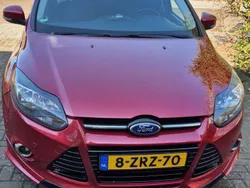 Rood Gebruikt 2012 Ford Focus Titanium Hatchback | € 5.250 (Eerlijke prijs)