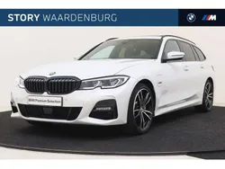 Wit Gebruikt 2022 BMW 330 Executive Stationwagen | € 40.950 (Eerlijke prijs)