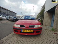 Rood Gebruikt 2001 Mitsubishi Carisma Hatchback | € 1.249