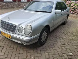 Zilver Gebruikt 1999 Mercedes E240 Avantgarde Sedan | € 4.000