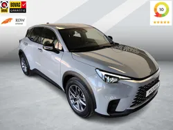 Grijs, metallic lak Gebruikt 2024 Lexus LBX Business Edition SUV | € 36.950 (Eerlijke prijs)