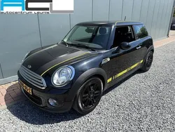Zwart, metallic lak Gebruikt 2013 Mini ONE Business Hatchback | € 8.900 (Duur)