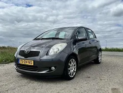 Grijs Gebruikt 2008 Toyota Yaris Sol MPV | € 5.495