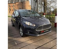 Grijs (metallic) Gebruikt 2015 Ford Fiesta Titanium Hatchback | € 6.995 (Goede deal)
