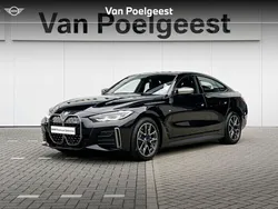 Black sapphire metallic (zwart metallic) Gebruikt 2023 BMW i4 Basis Sedan | € 58.900 (Eerlijke prijs)