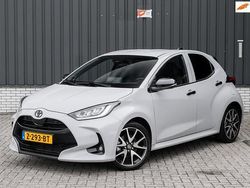 Zwart Gebruikt 2022 Toyota Yaris Executive Hatchback | € 21.950 (Goede deal)