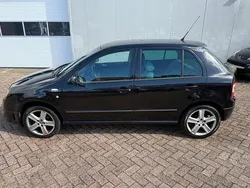 Zwart Gebruikt 2005 Skoda Fabia Elegance Hatchback | € 1.650 (Eerlijke prijs)