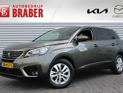 Grijs Gebruikt 2019 Peugeot 5008 MPV | € 25.545 (Duur)