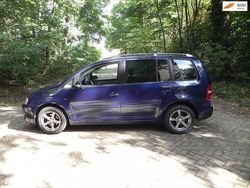 Blauw Gebruikt 2006 VW Touran Highline MPV | € 3.250