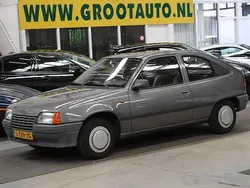 Grijs Gebruikt 1988 Opel Kadett S Hatchback | € 3.944