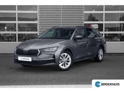 Grijs Gebruikt 2024 Skoda Octavia First Edition Stationwagen | € 29.900 (Goede deal)