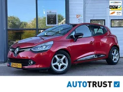 Rood Gebruikt 2015 Renault Clio IV Dynamique Hatchback | € 8.950 (Goede deal)