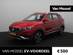 Rood Gebruikt 2020 MG ZS Luxury Sedan | € 14.995 (Eerlijke prijs)