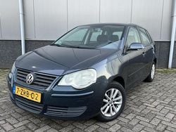 Grijs Gebruikt 2006 VW Polo Trendline Hatchback | € 895 (Goede deal)