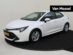Wit Gebruikt 2020 Toyota Corolla Active Hatchback | € 18.940 (Eerlijke prijs)