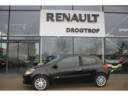 Zwart Gebruikt 2006 Renault Clio II Dynamique Hatchback | € 4.495 (Iets duurder)