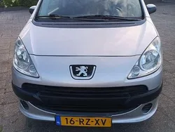 Zilver Gebruikt 2005 Peugeot 1007 Hatchback | € 1.750 (Eerlijke prijs)