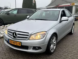 Grijs, metallic lak Gebruikt 2007 Mercedes C220 Sedan | € 8.950 (Eerlijke prijs)