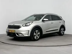 Grijs metallic Gebruikt 2017 Kia Niro SUV | € 17.945 (Eerlijke prijs)