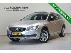 Grijs Gebruikt 2016 Volvo V60 CC Summum Stationwagen | € 12.995 (Iets duurder)