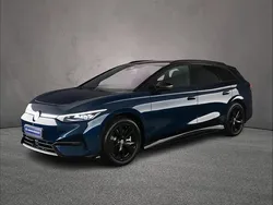 Aquamarine blue met zwart dak Nieuw 2025 VW ID.7 Pro Sedan | € 60.435 (Duur)