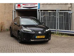 Zwart Gebruikt 2019 Lexus UX Sport Line SUV | € 26.499 (Eerlijke prijs)