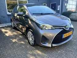 Grijs Gebruikt 2017 Toyota Yaris Hatchback | € 14.750 (Eerlijke prijs)