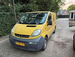 Geel Gebruikt 2002 Opel Vivaro Van | € 3.500