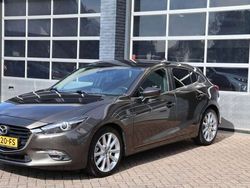 Bruin Gebruikt 2018 Mazda 3 Sedan | € 16.450 (Eerlijke prijs)