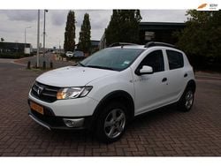 Wit Gebruikt 2015 Dacia Sandero Lauréate Hatchback | € 5.500 (Eerlijke prijs)