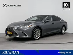 Grijs metallic Gebruikt 2020 Lexus ES300H Business Edition Sedan | € 34.950 (Iets duurder)