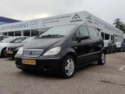 Zwart, metallic lak Gebruikt 2001 Mercedes A160 Elegance MPV | € 1.750 (Eerlijke prijs)