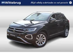 Zwart, metallic lak Gebruikt 2022 VW T-Roc Style SUV | € 29.950 (Eerlijke prijs)